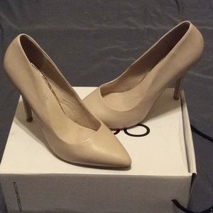 ALDO Cream Pumps